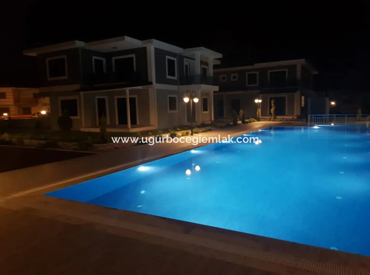 Villa Zum Verkauf In Dalaman Angrenzenden Null