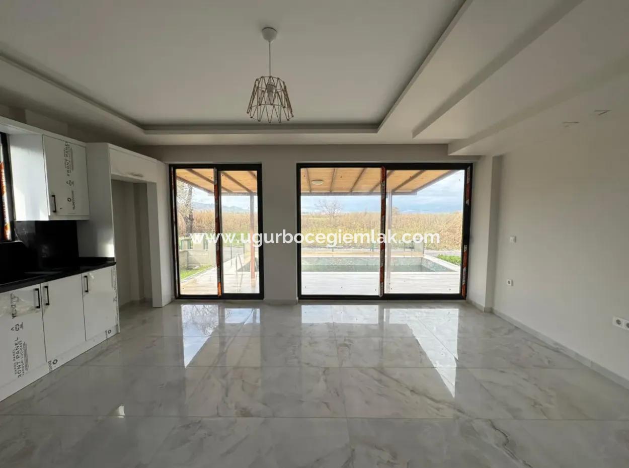 Freistehende Poolvilla In Dalaman Kapikarginda