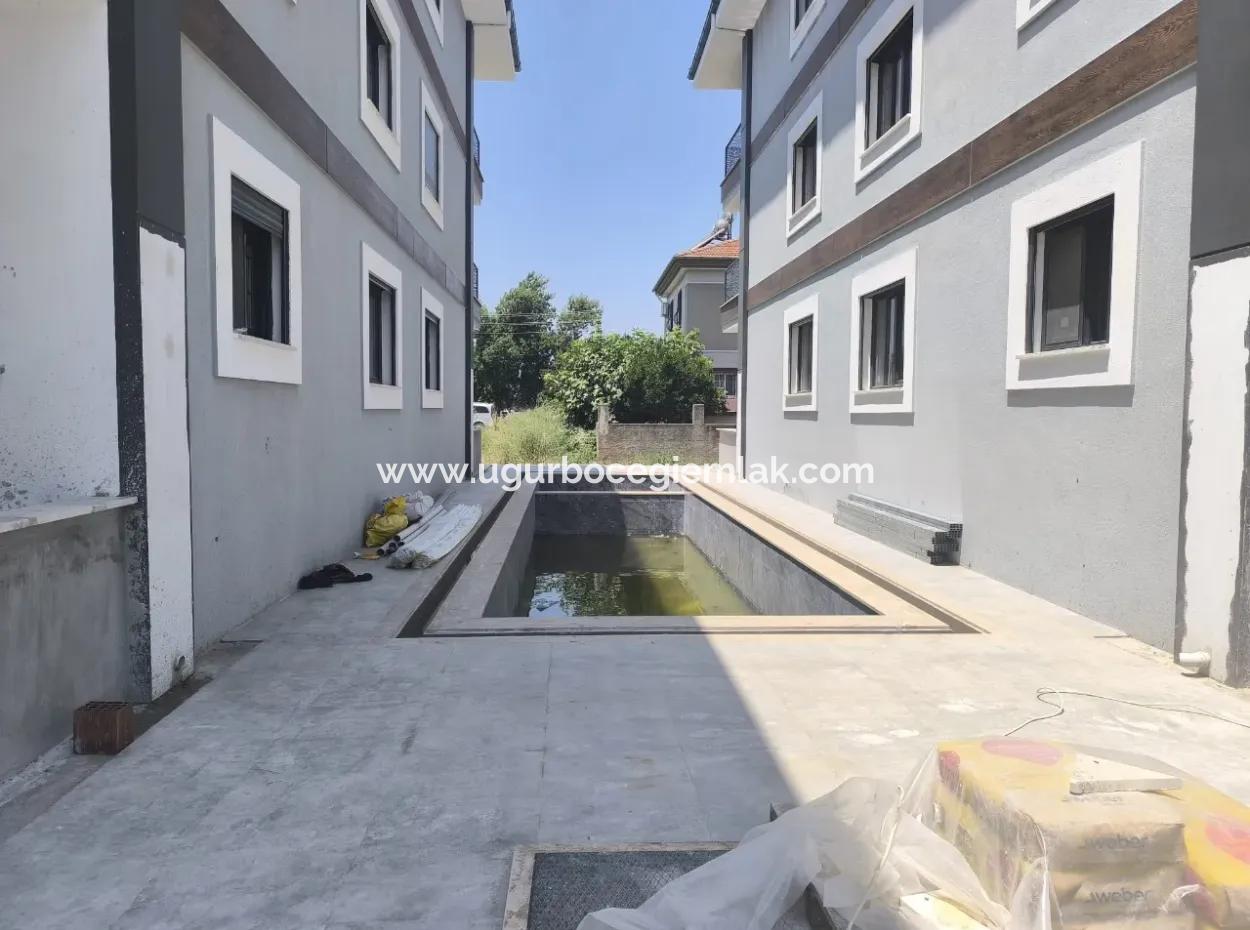 2 1 Und 1 1 Wohnungen Mit Pool Zum Verkauf In Dalaman Central Neighborhood