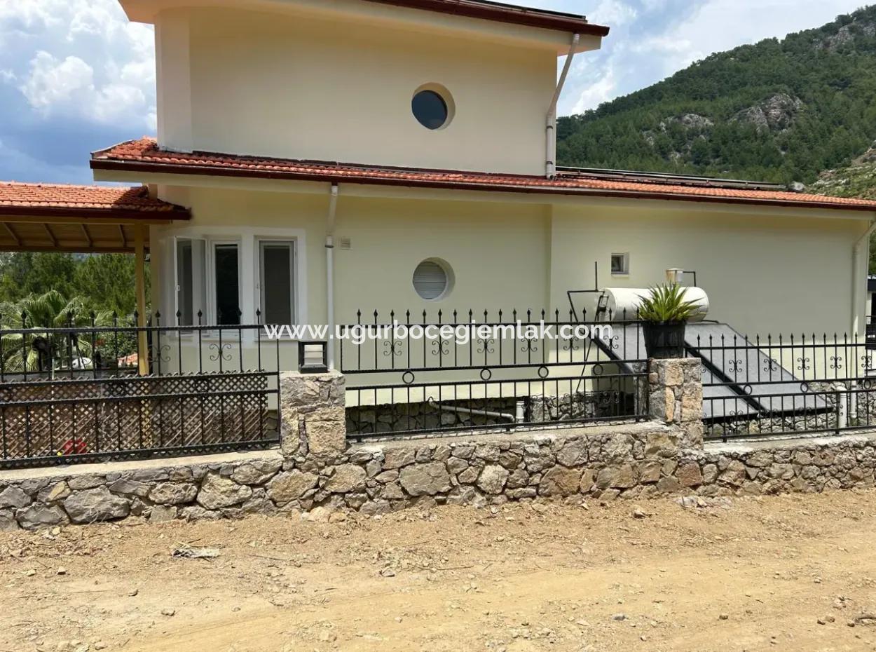 2 Villen Zum Verkauf Auf Einem 1500M2 Grossen Grundstück In Akkaya