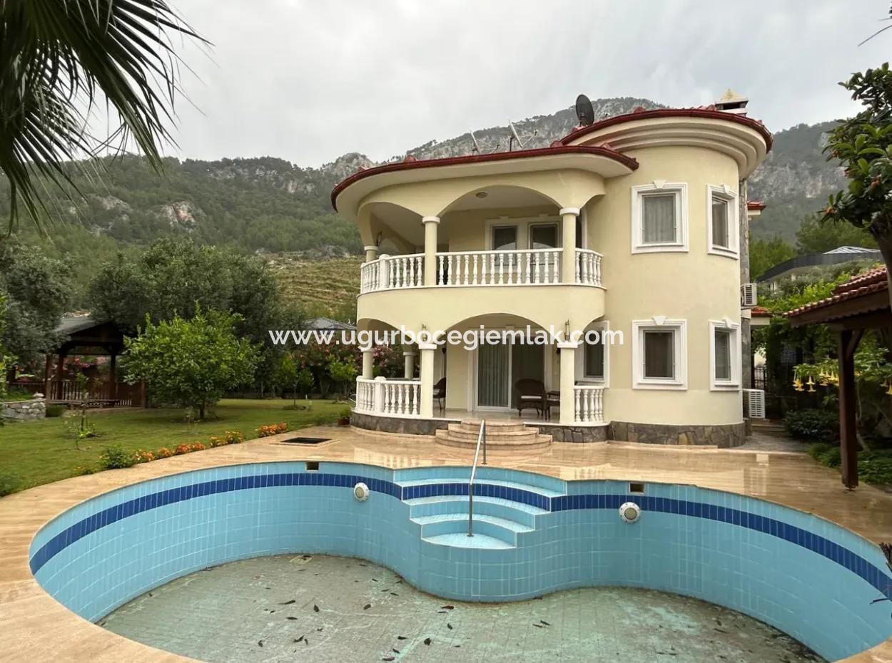 2 Villen Zum Verkauf Auf Einem 1500M2 Grossen Grundstück In Akkaya