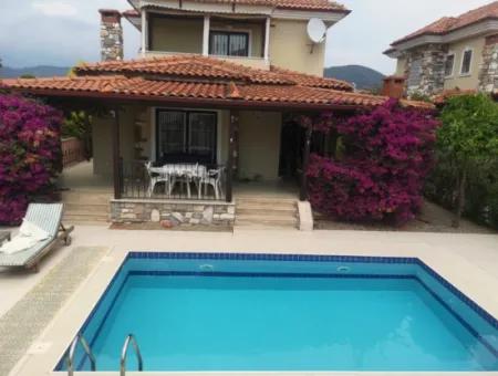 Möblierte Villa Mit Pool In Dalaman Altintas