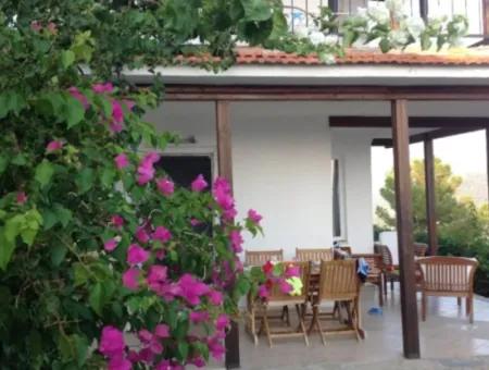 Prächtige Villa Zum Verkauf Auf Dem Sarigerme Sari Evler-Gelände