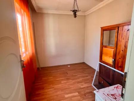 Ein Feld Mit Einem Haus Auf 5 Acres Im Dorf Dalaman Kayadibi Steht Zum Verkauf