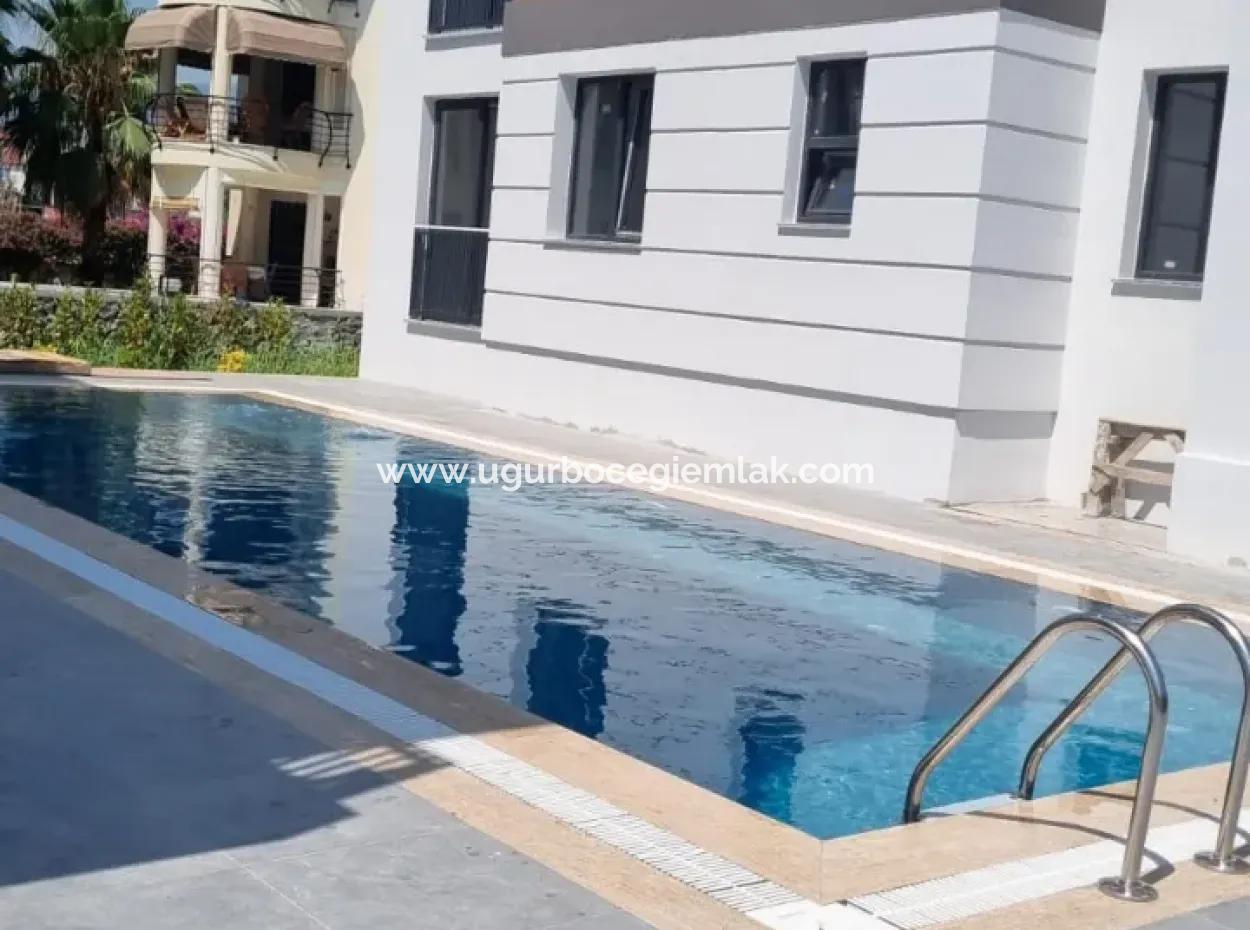 Huge Opportunity Not To Be Missed!! 2 1 Apartments