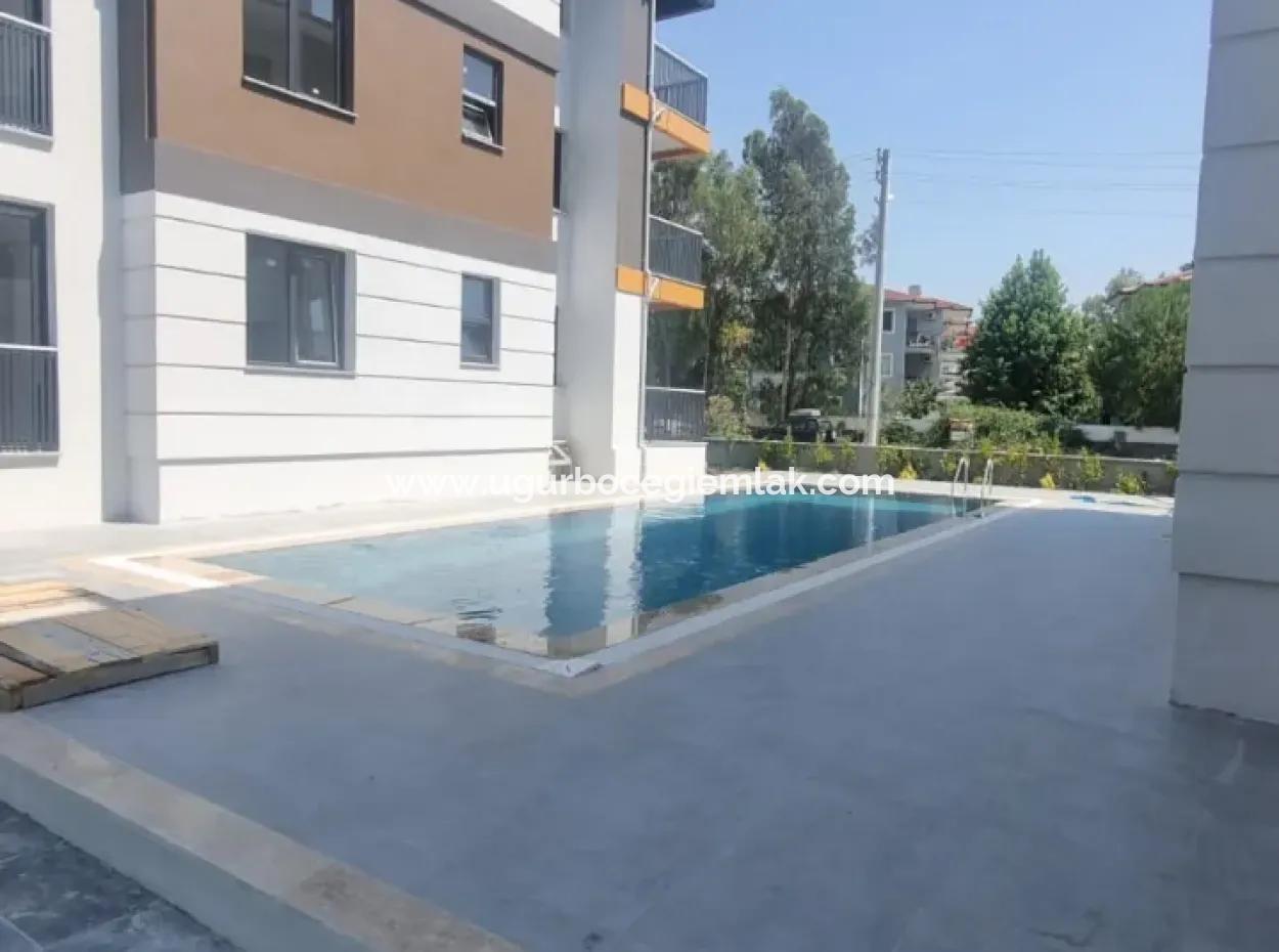 Huge Opportunity Not To Be Missed!! 2 1 Apartments