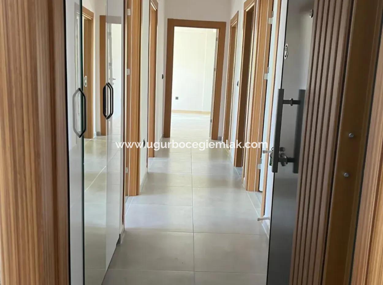 Inside The Altins. 3 1 Satilik Daire