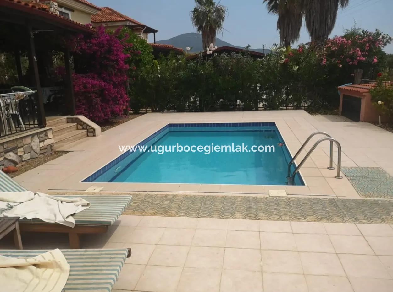 Dalaman Altıntas'da Havuzlu Eşyalı Villa