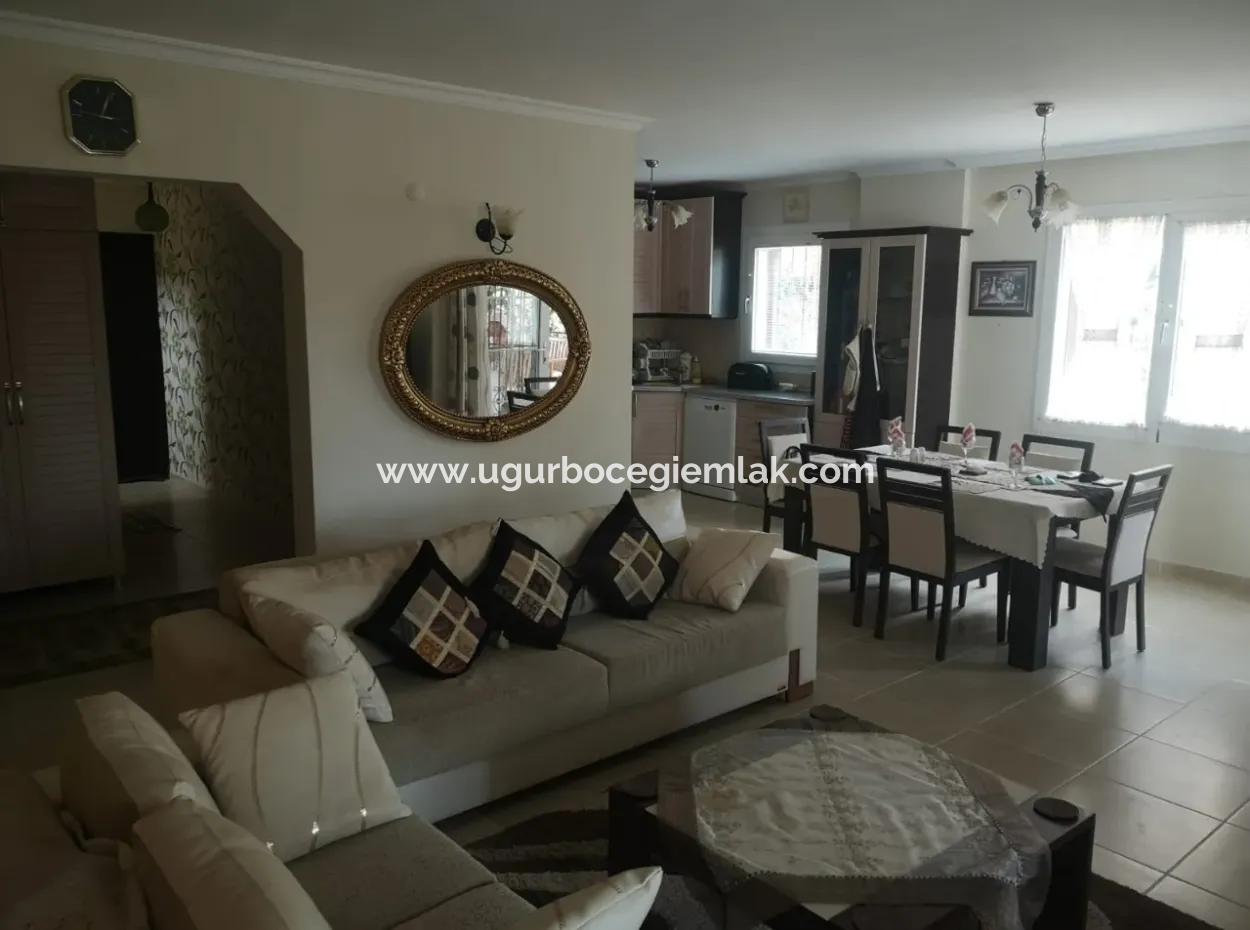 Dalaman Altıntas'da Havuzlu Eşyalı Villa