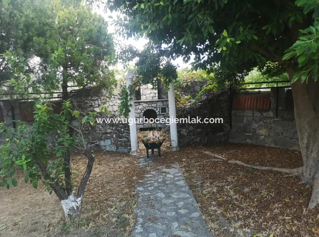 Karaçalı Mahallesinde Yarı Dubleks Villa Satılık