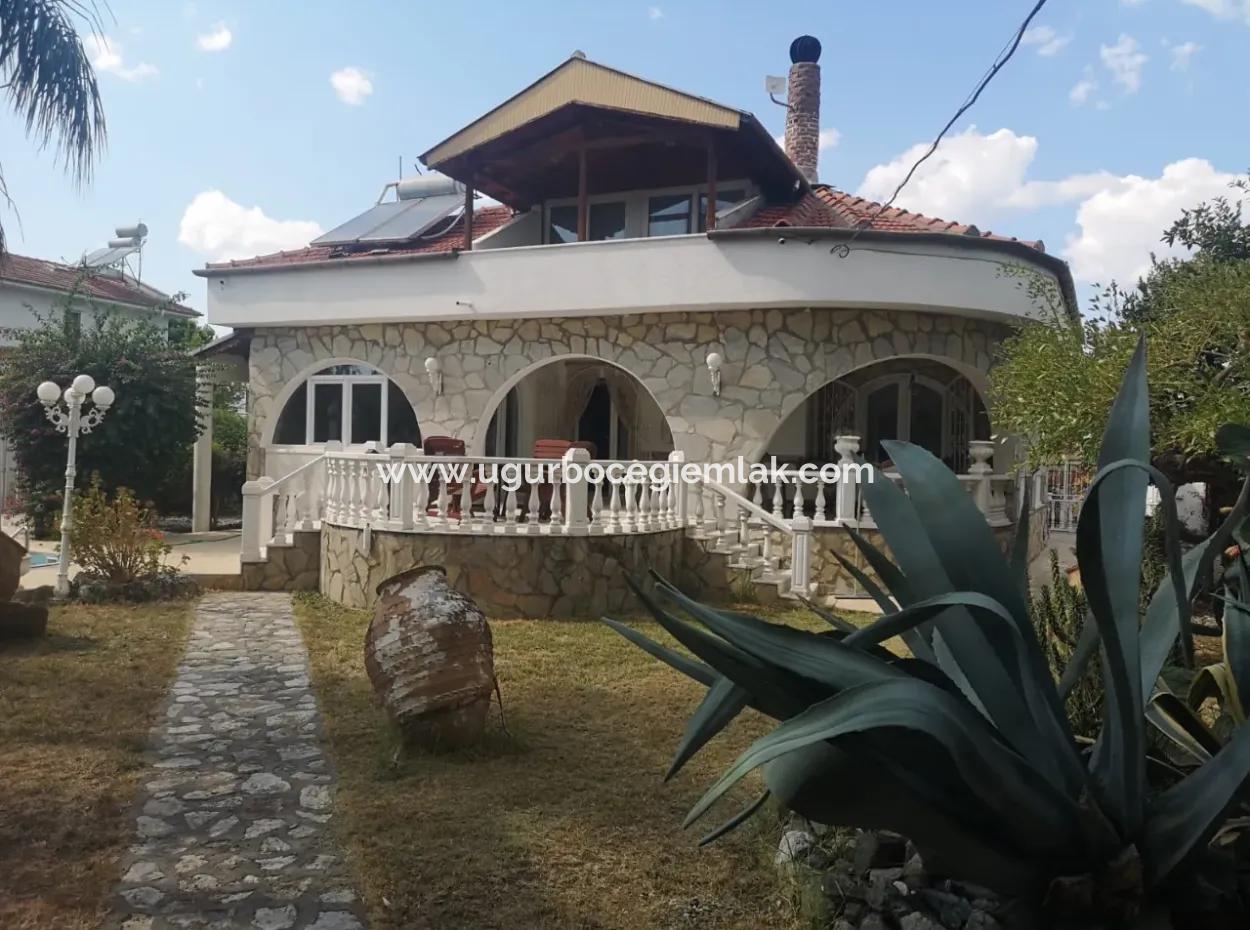 Karaçalı Mahallesinde Yarı Dubleks Villa Satılık