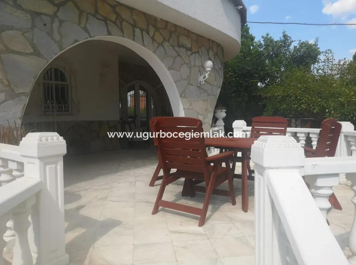 Karaçalı Mahallesinde Yarı Dubleks Villa Satılık