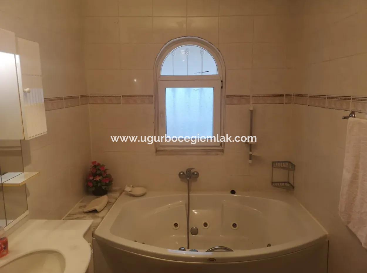 Karaçalı Mahallesinde Yarı Dubleks Villa Satılık