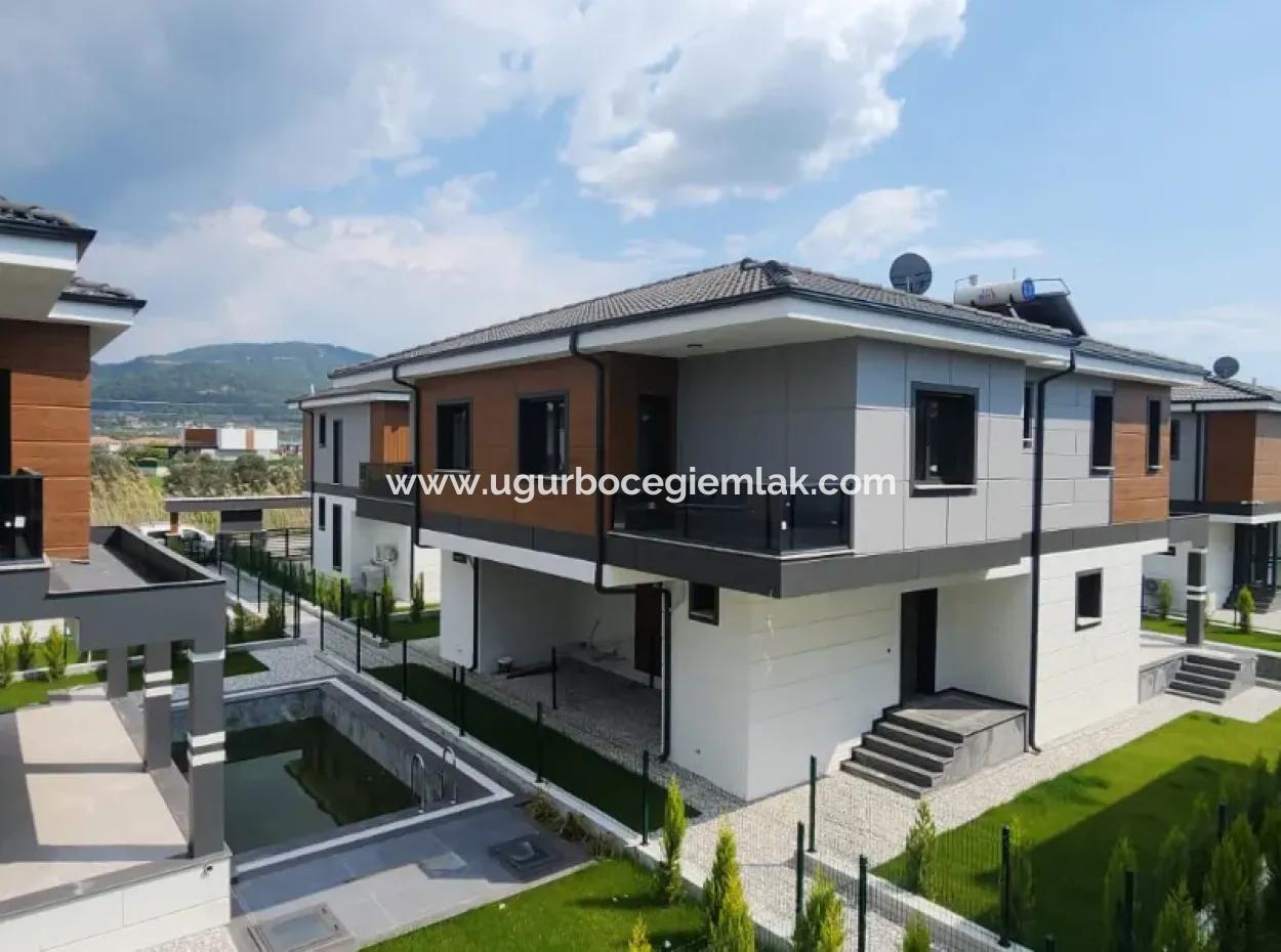 Dalaman  Söğütlüyurt Mevkiinde Eşsiz Peyzajıla 3+1 Villa