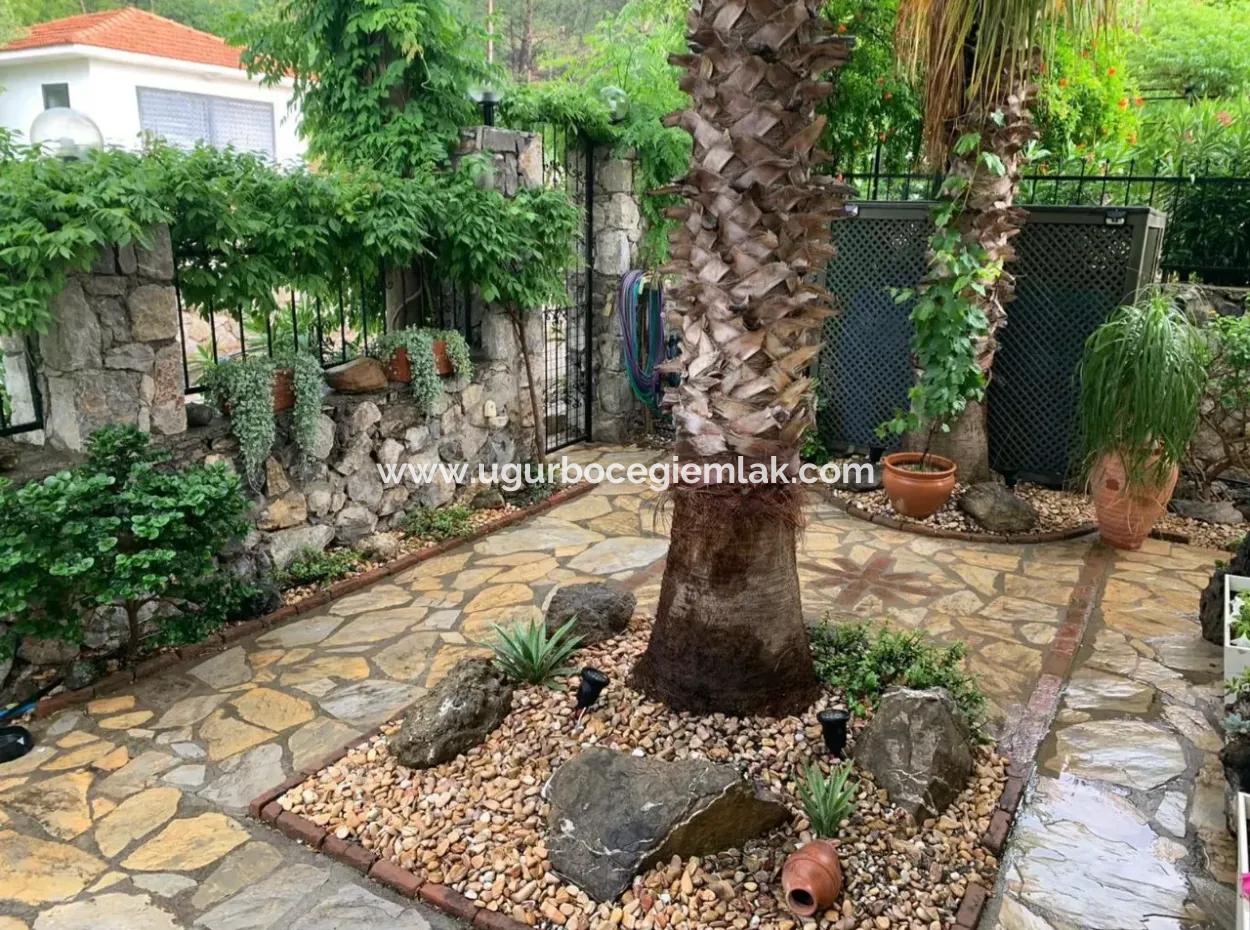 Dalaman, Akkaya Vadisi - Çarpıcı 4 Yatak Odalı Villa