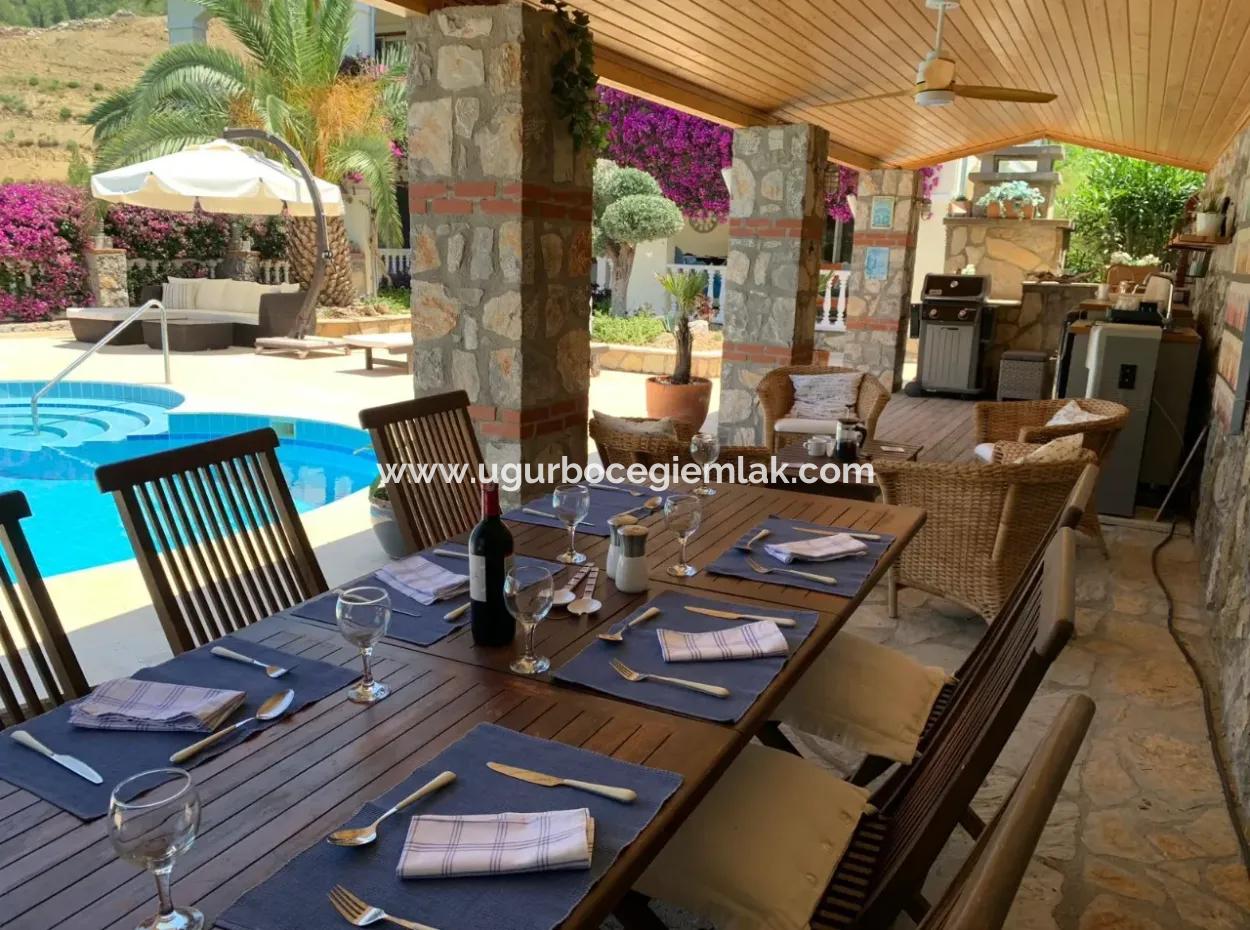 Dalaman, Akkaya Vadisi - Çarpıcı 4 Yatak Odalı Villa