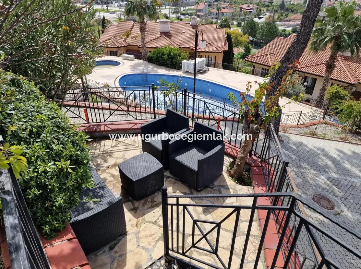 Göcek'te Site İçerisin De 4+1 Satılık Villa