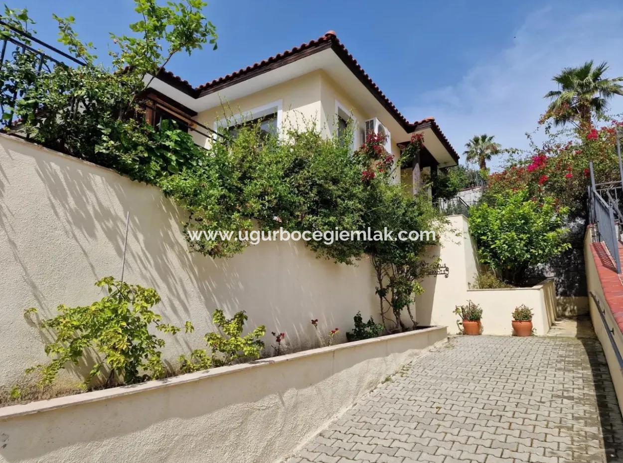 Göcek'te Site İçerisin De 4+1 Satılık Villa