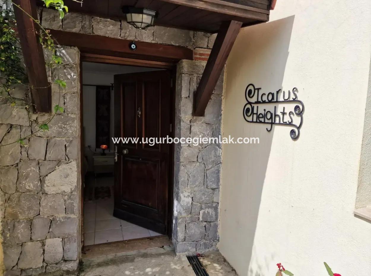 Göcek'te Site İçerisin De 4+1 Satılık Villa