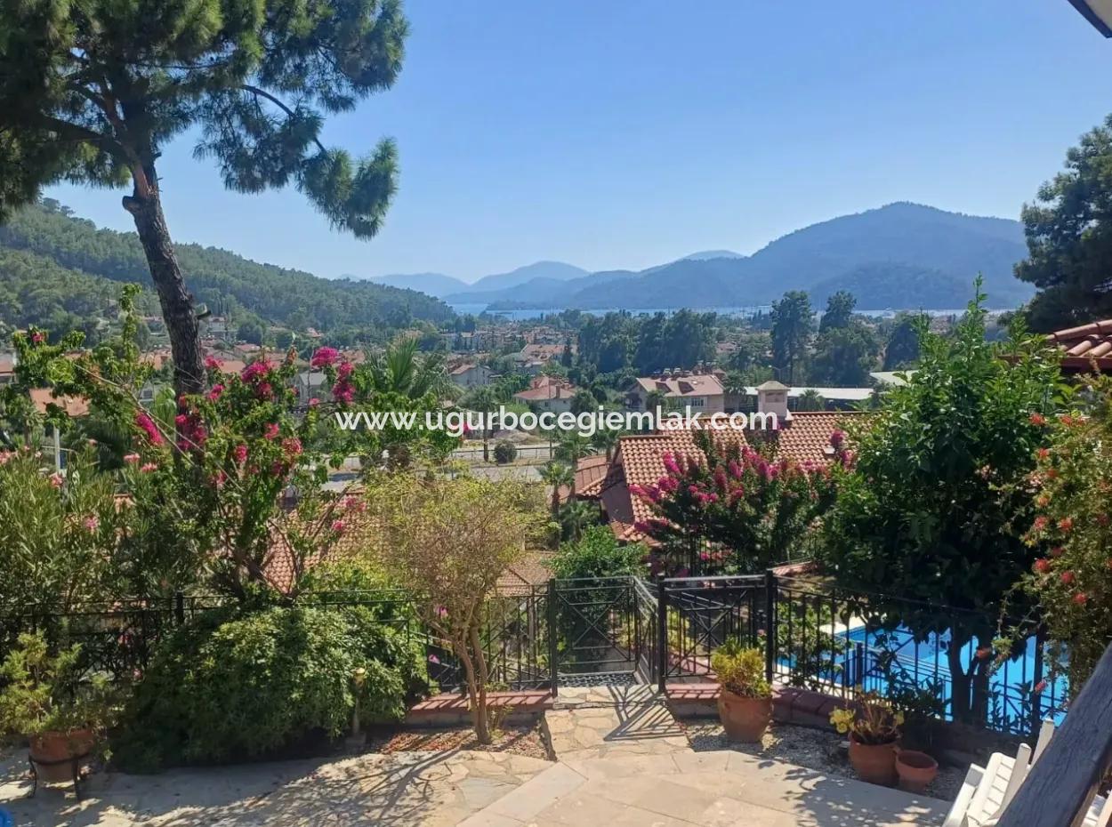 Göcek'te Site İçerisin De 4+1 Satılık Villa