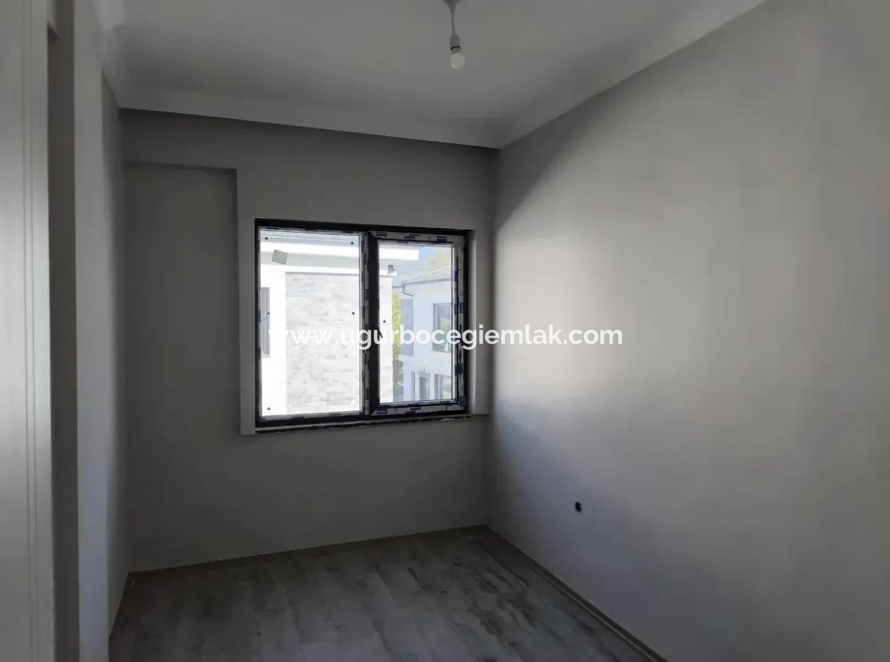 Karaçalı Da Site İçerisinde 3+1 Lüks İkiz Villa