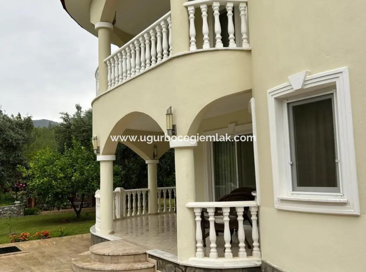 Akkayada 1500M2 Arsanın İçerisinde 2 Adet Satılık Villalar