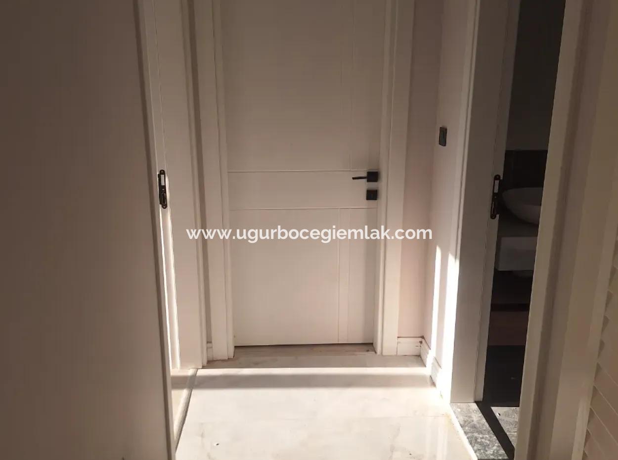 Karaçalı Da Site İçerisinde 3+1 Lüks İkiz Villa