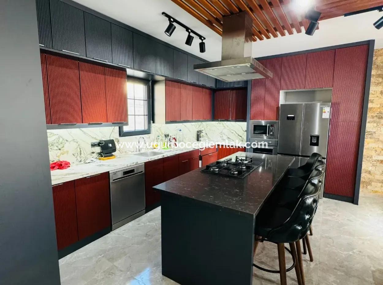 Doğanın Kalbi Olan Akkaya Vadisinde Satılık 4+1 Ultralüks Villa