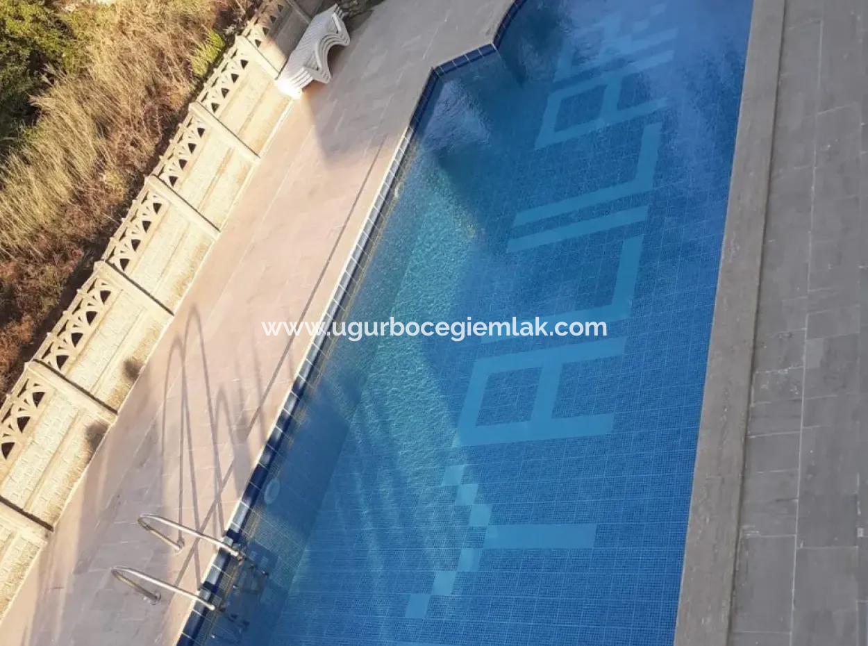 Dalaman Günlüklü Sitesin De Havuzlu Satılık Daire