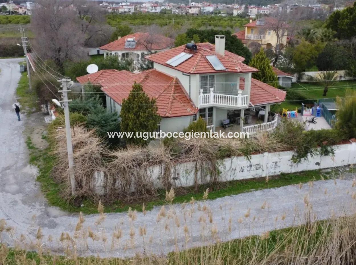 Dalaman Altıntas Mah. Kaçırılmayacak Konumda 4+1 Müstakil Villa