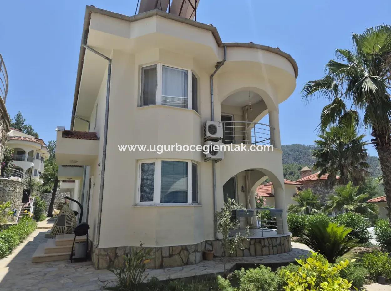 Dalaman Akkaya Vadisin De Doğa Huzurun Da Site İçerisin De 3+1 İkizsatılık Villa