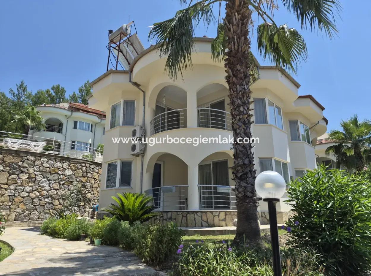 Dalaman Akkaya Vadisin De Doğa Huzurun Da Site İçerisin De 3+1 İkizsatılık Villa