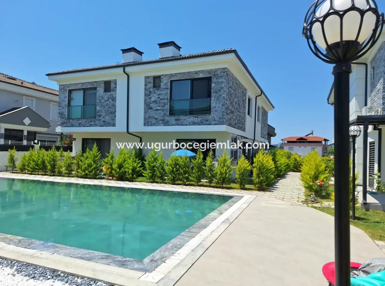 Dalaman Karaçalı Mah. Lüks Site İçerisinde Eşyalı 2+1 İkizvilla