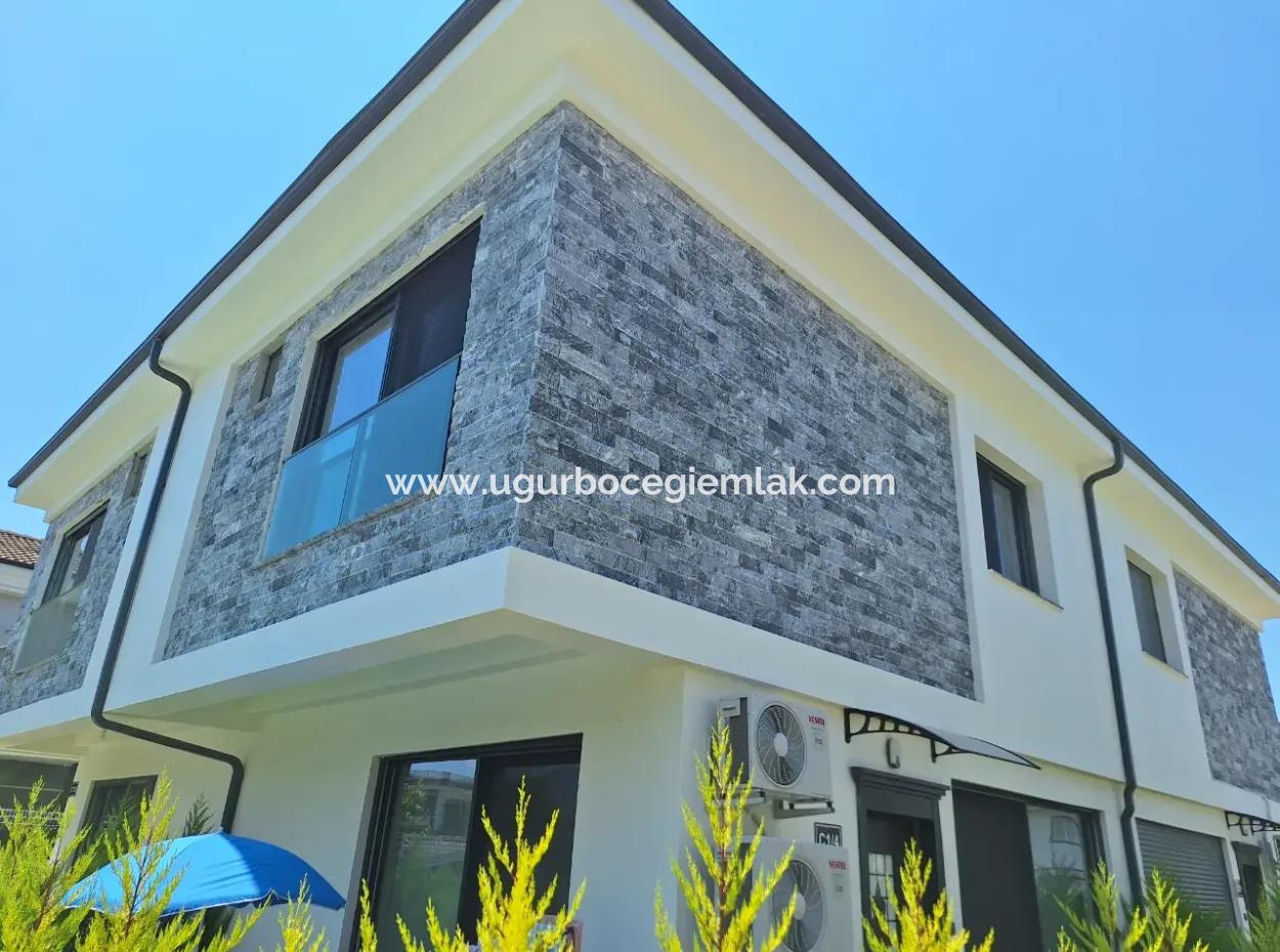 Dalaman Karaçalı Mah. Lüks Site İçerisinde Eşyalı 2+1 İkizvilla