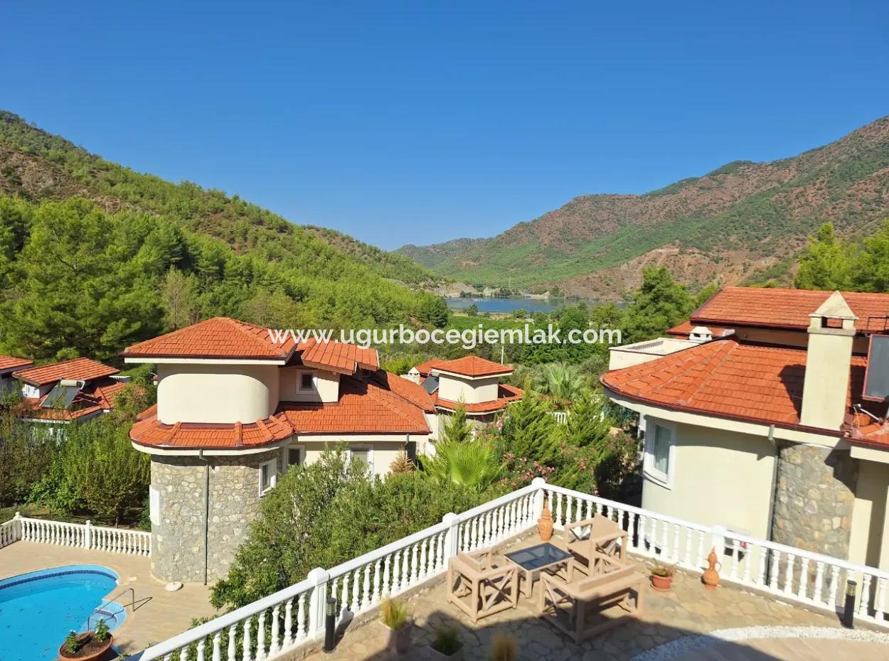 Dalaman, Akkaya Vadisi - Şık 4 Yataklı Villa