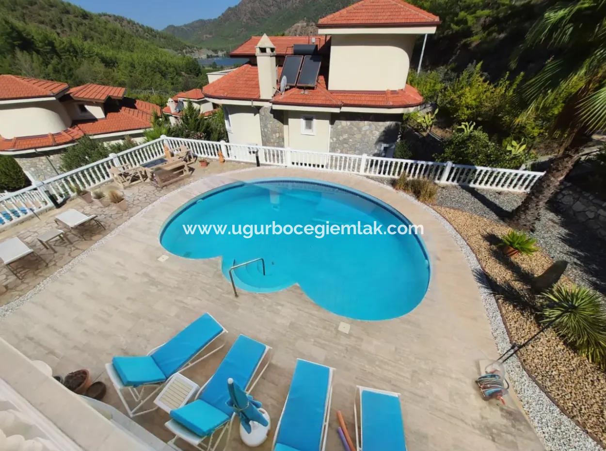Dalaman, Akkaya Vadisi - Şık 4 Yataklı Villa