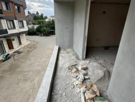 Dalaman Altıntas  Mahallesinde  İnşaattan  1+1 Satılık Daire