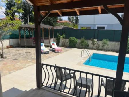 Dalaman Karaçalı Mahallesinde Havuzlu 3+1 Satılık Villa