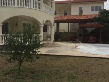 Akkayada 1500M2 Arsanın İçerisinde 2 Adet Satılık Villalar