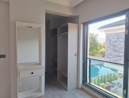 Karaçalı Da Site İçerisinde 3+1 Lüks İkiz Villalar