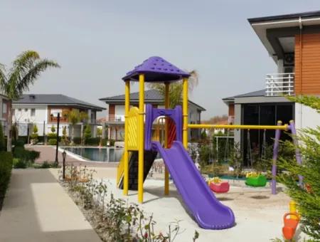 Karaçalı Da Site İçerisinde Satılık 2+1 İkizvilla