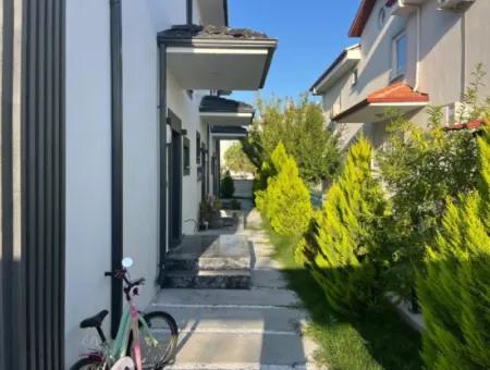 Dalaman Karaçalı Da Oturuma Hazır Satılık İkiz Villalar