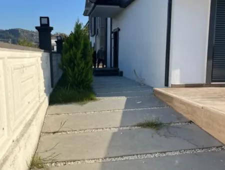 Dalaman Karaçalı Da Oturuma Hazır Satılık İkiz Villalar