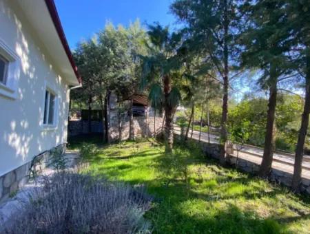 Dalaman Akkaya Vadisinde Muhteşem Mimarisiyle Satılık 5+2 Villa