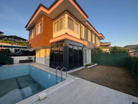Eşyalı Müstakil Havuzlu 3+1 Villa
