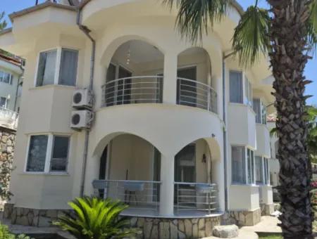 Dalaman Akkaya Vadisin De Doğa Huzurun Da Site İçerisin De 3+1 İkizsatılık Villa