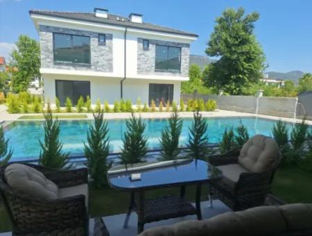 Dalaman Karaçalı Mah. Lüks Site İçerisinde Eşyalı 2+1 İkizvilla