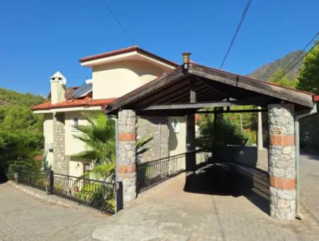 Dalaman, Akkaya Vadisi - Şık 4 Yataklı Villa