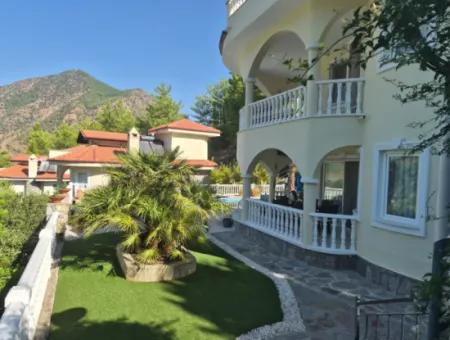 Dalaman, Akkaya Vadisi - Şık 4 Yataklı Villa