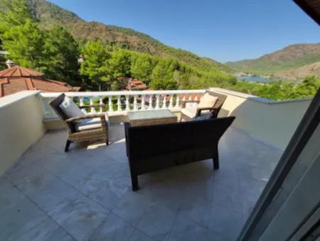 Dalaman, Akkaya Vadisi - Şık 4 Yataklı Villa